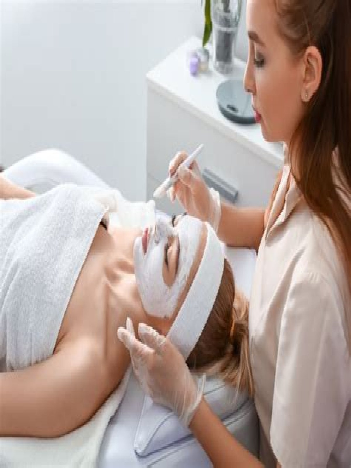 How much do you tip an esthetician?