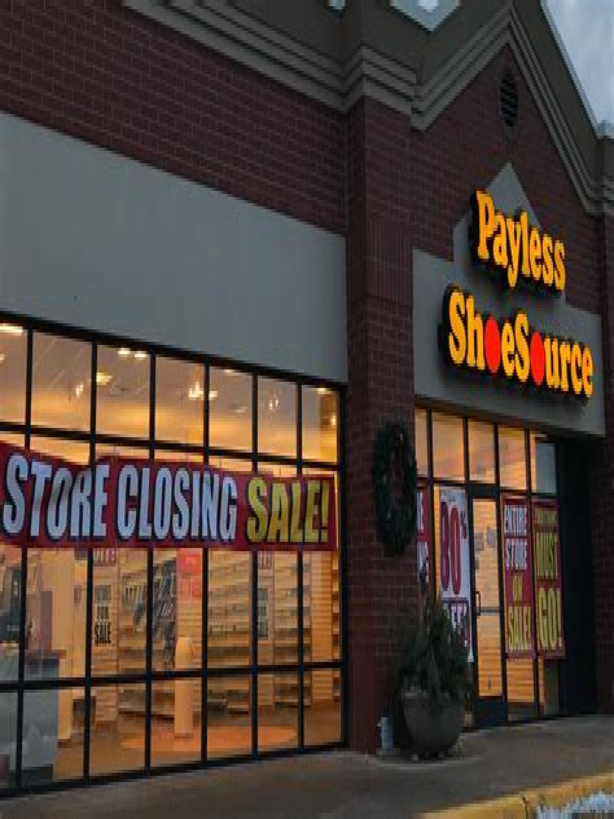 When did Payless close down?