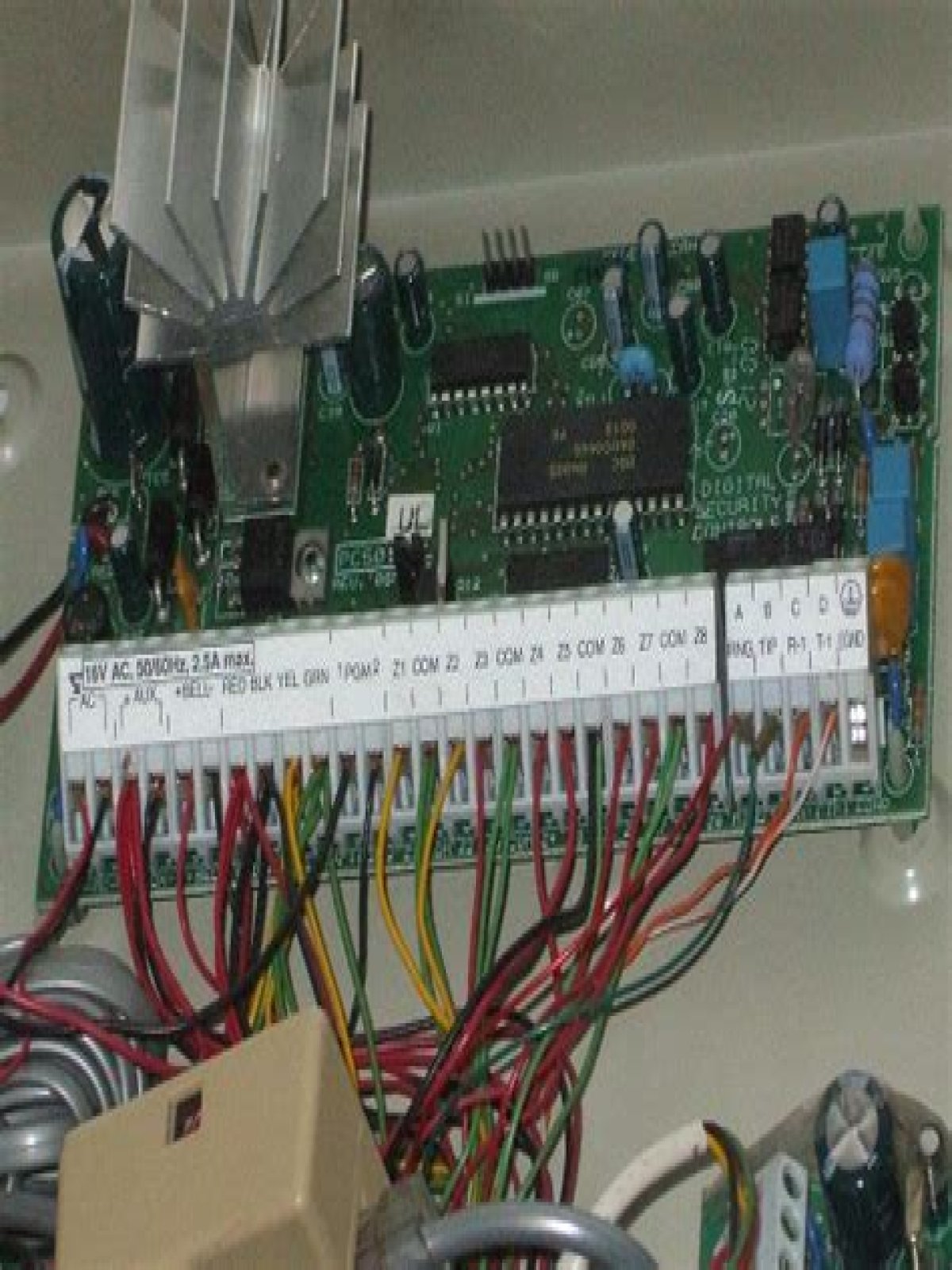 Where is the DSC power832 control panel located?
